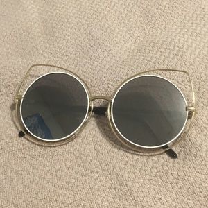 4/$25 Round big cat eye sunglasses NWOT